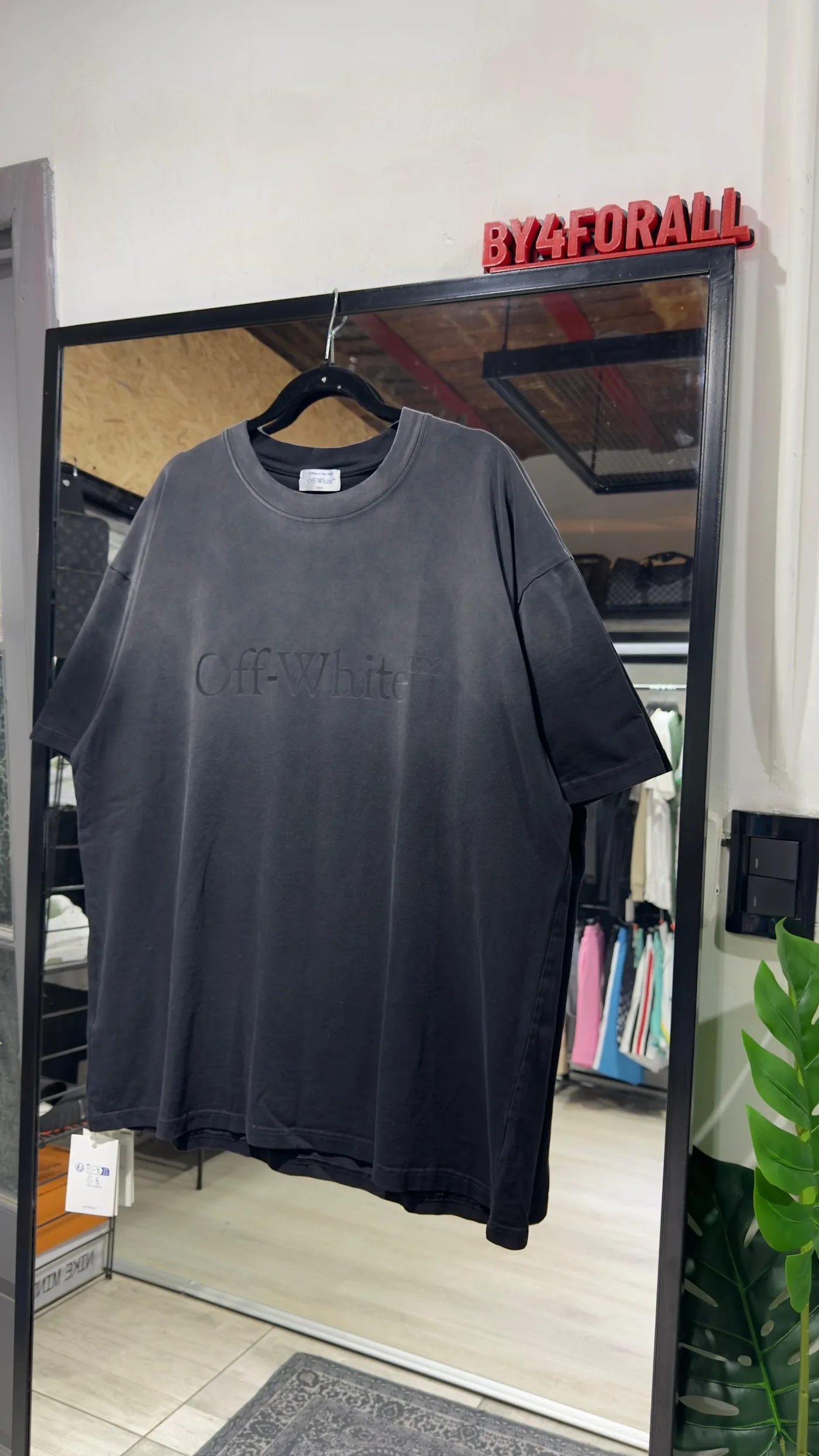 Off White Remera Off White logo negra/wash — Remeras