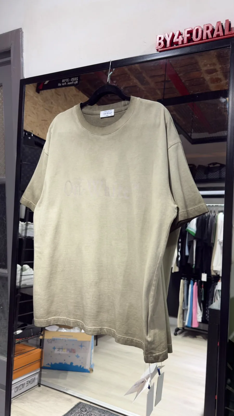Off White Remera Off White logo marrón/wash — Remeras