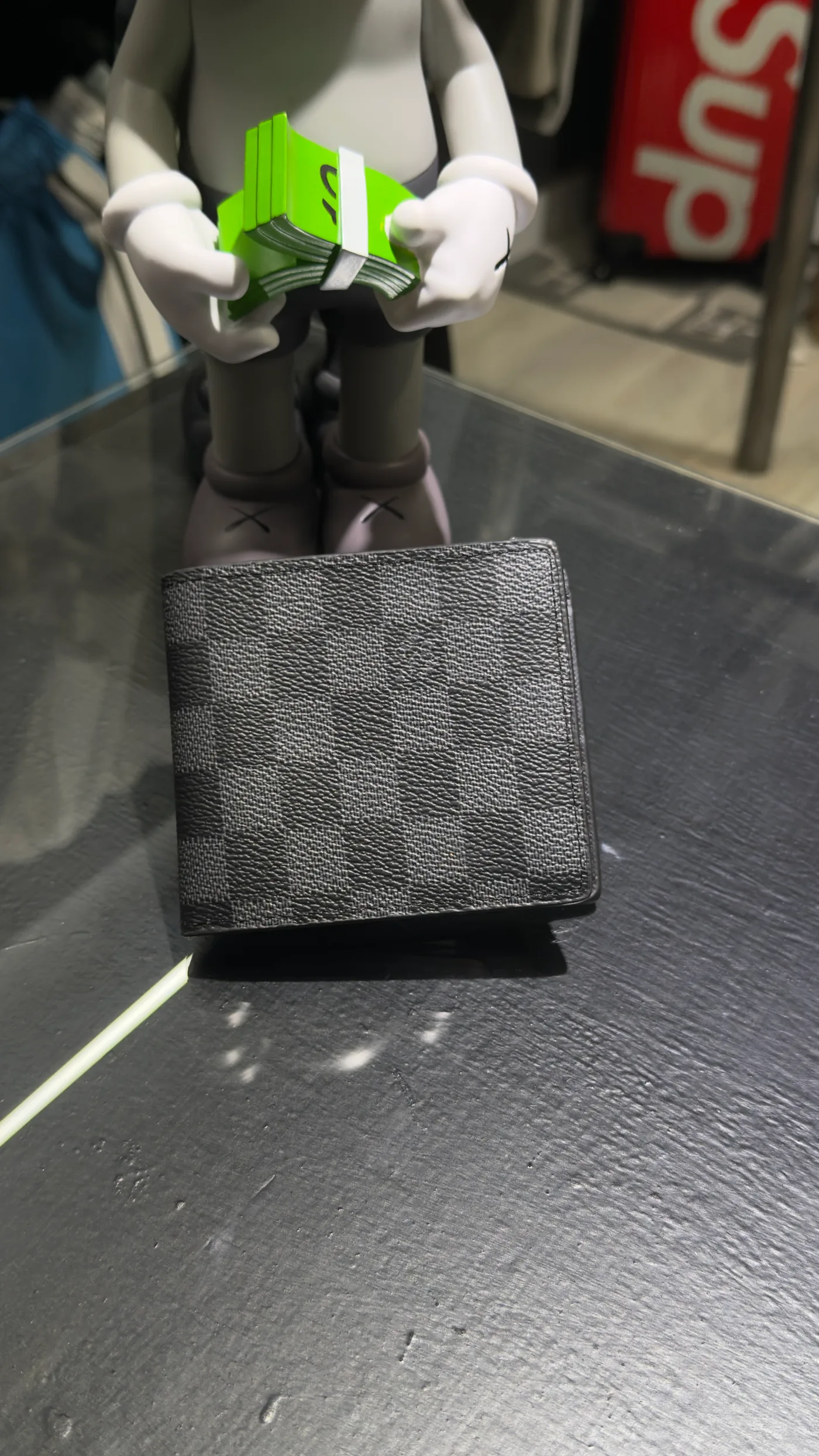 Louis Vuitton Billetera Louis Vuitton cuadros negra — Billeteras