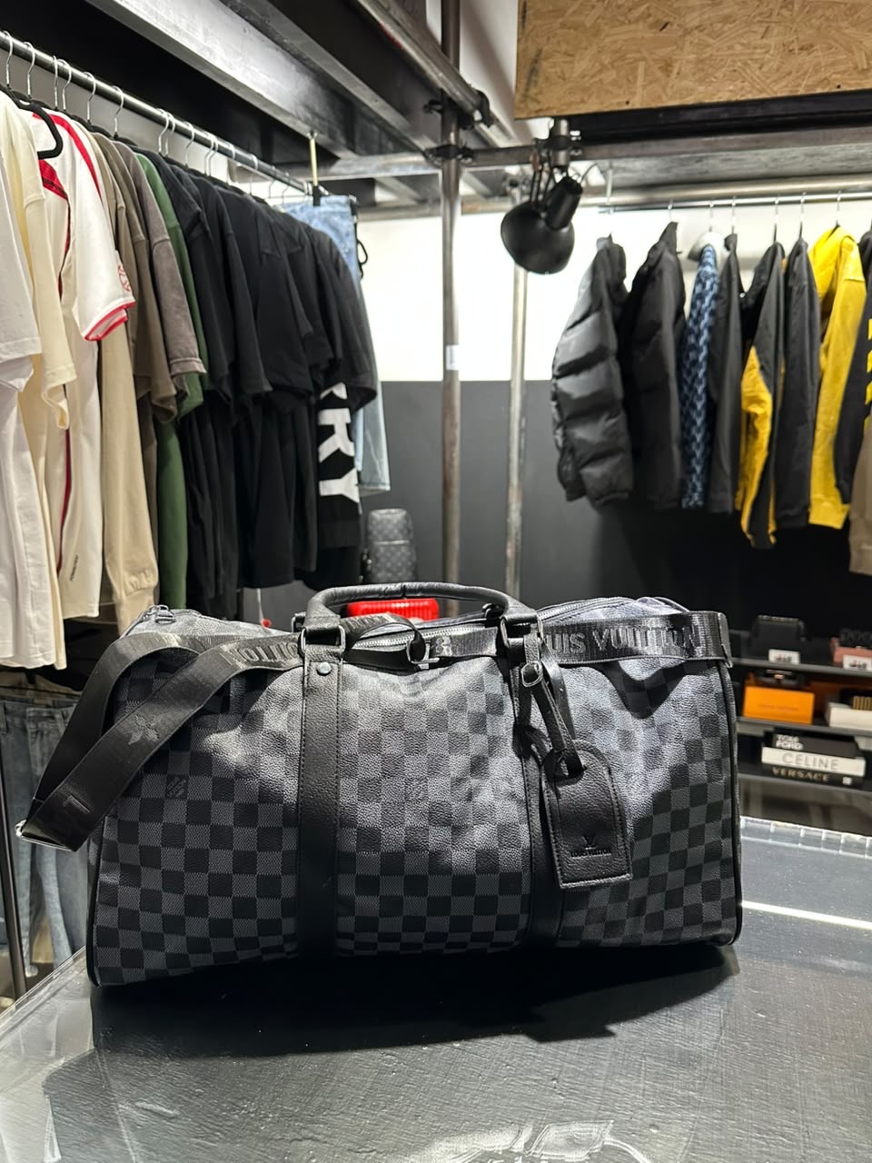 Louis Vuitton Bolso Louis Vuitton a cuadros negro — Bolsos