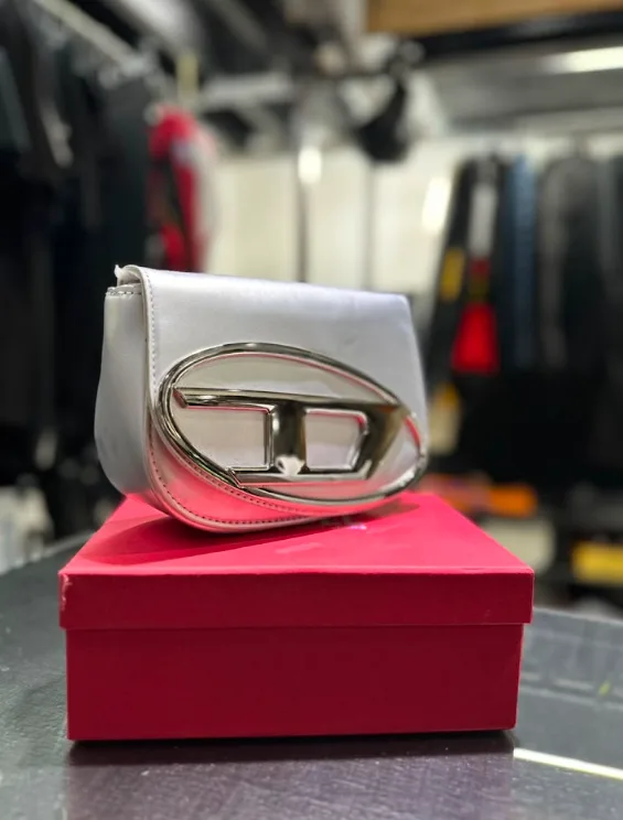 Diesel Cartera Diesel plateada — Carteras
