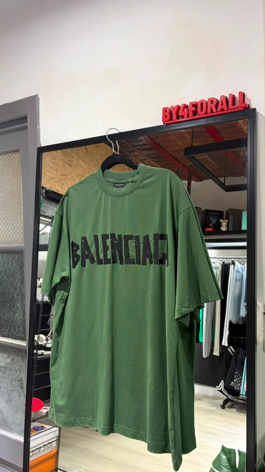 Balenciaga Remera Balenciaga verde — Remeras