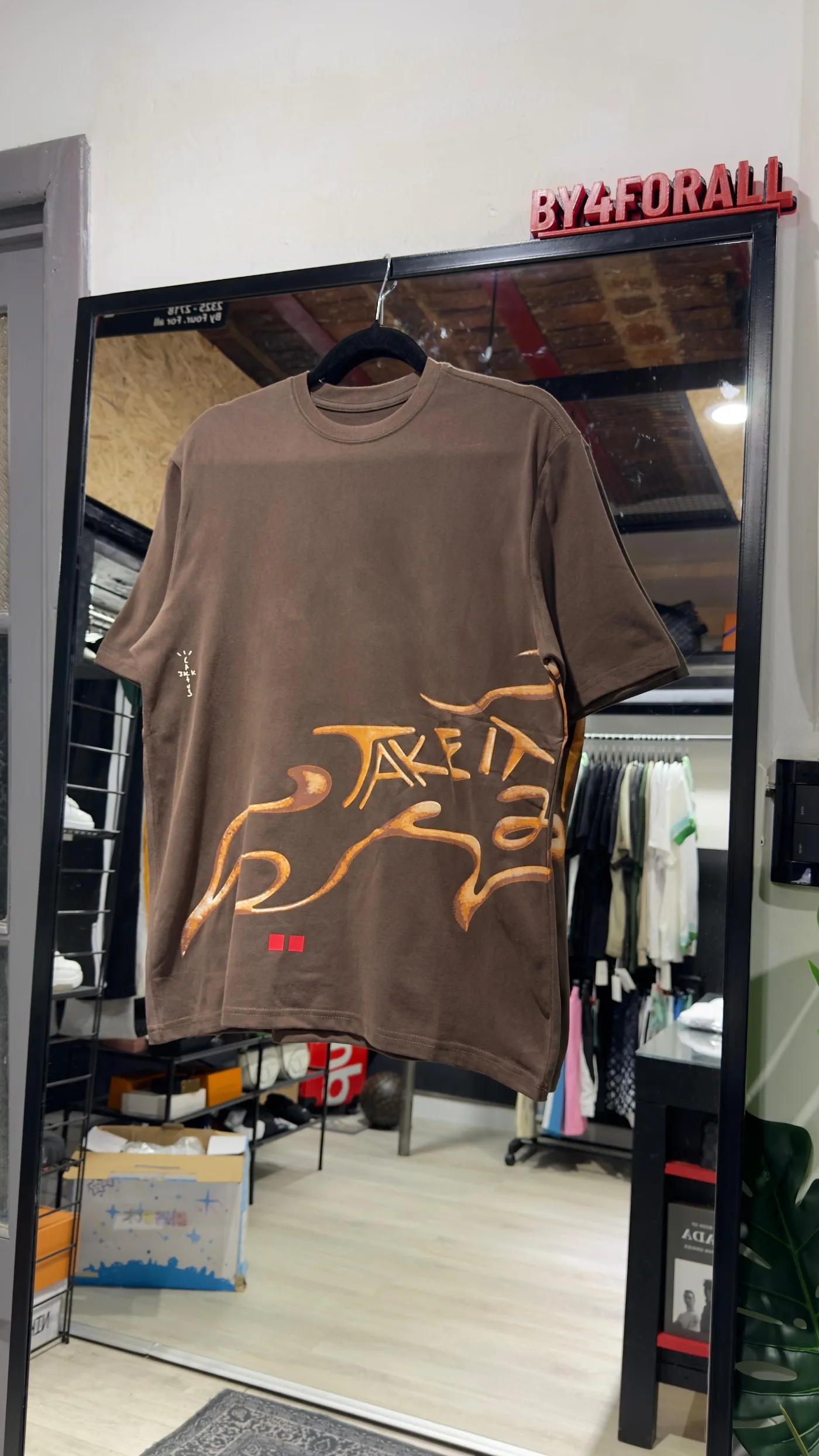 Travis Scott Remera Travis Scott Utopia Marron — Remeras