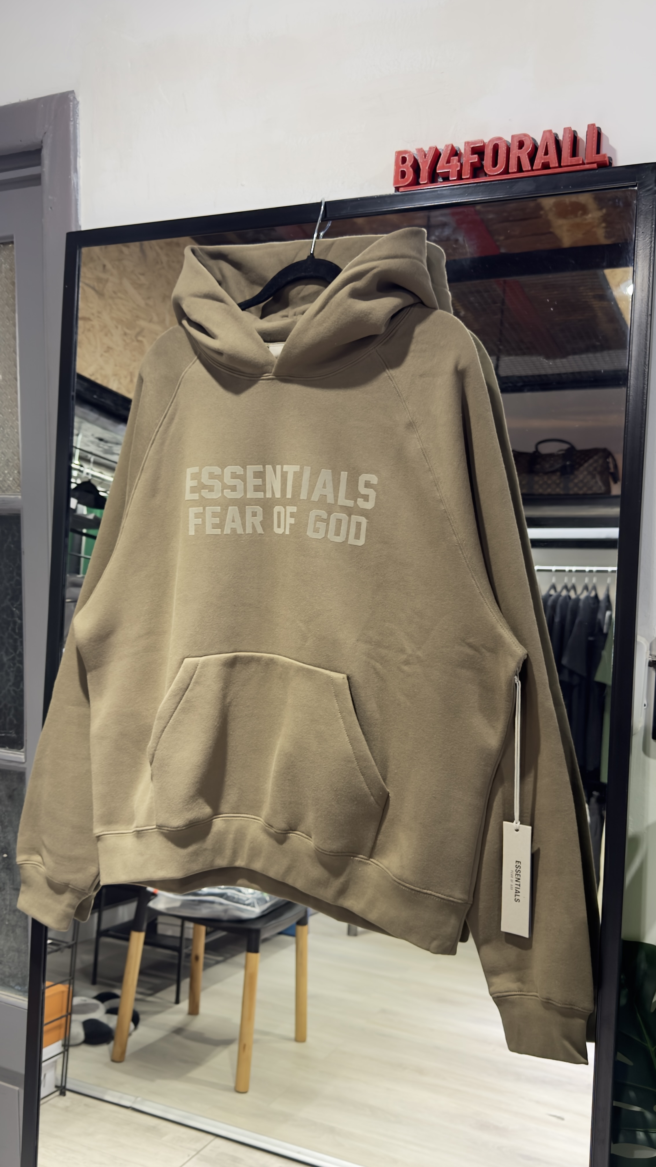 Essentials Buzo Essentials Boxy fit marrón — Buzos